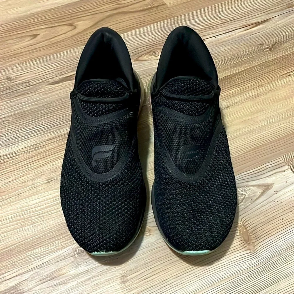 Fabletics Slip on performance sneaker Black Women’s size 7.5 Walking Comfort